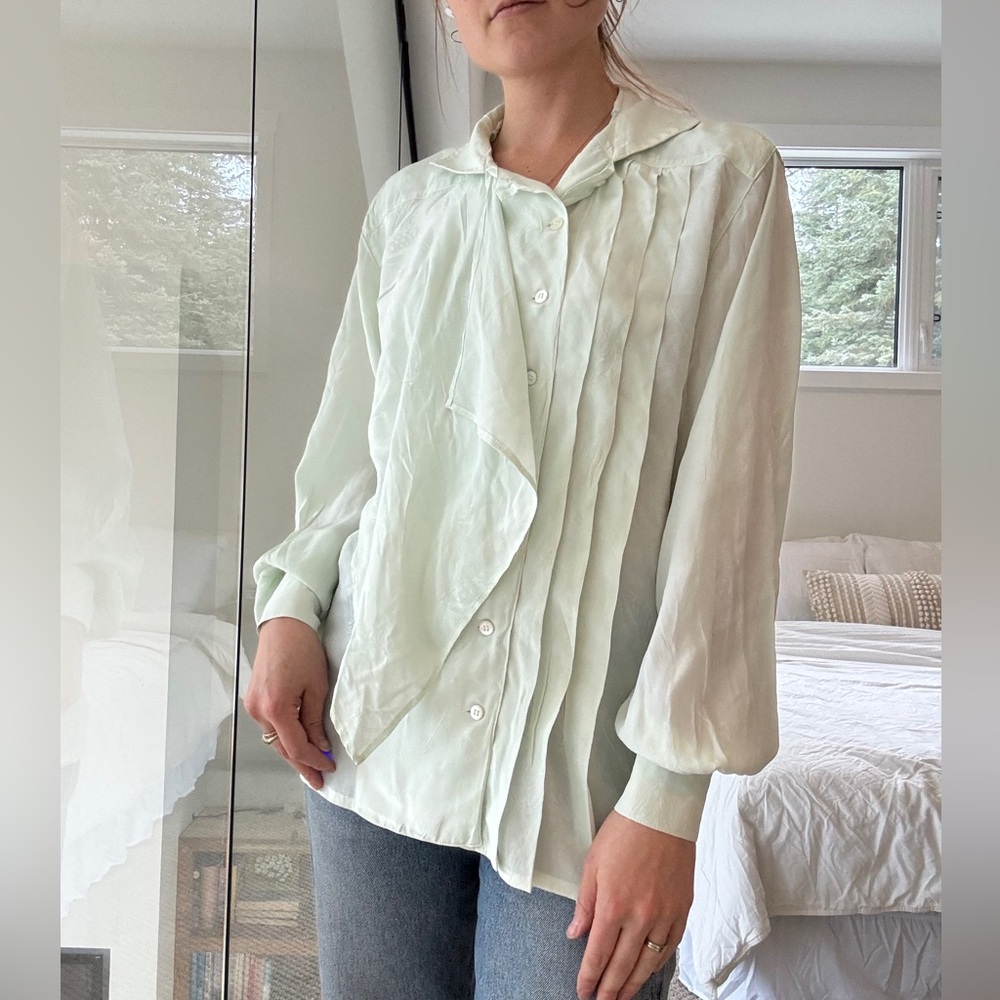 Vintage Escada 100% silk mint blouse s-m euro 38